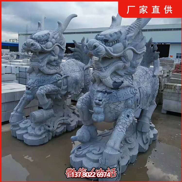 青石雕刻麒麟大型雕塑，為景區(qū)墓園增添靚麗風(fēng)采