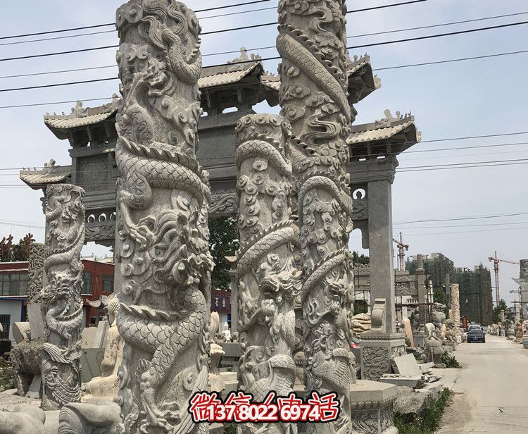 精美石雕龍柱擺件，為寺院景觀增添華麗風(fēng)采