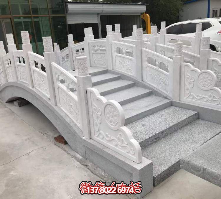 美麗的漢白玉石拱橋，伴您一路暢游！