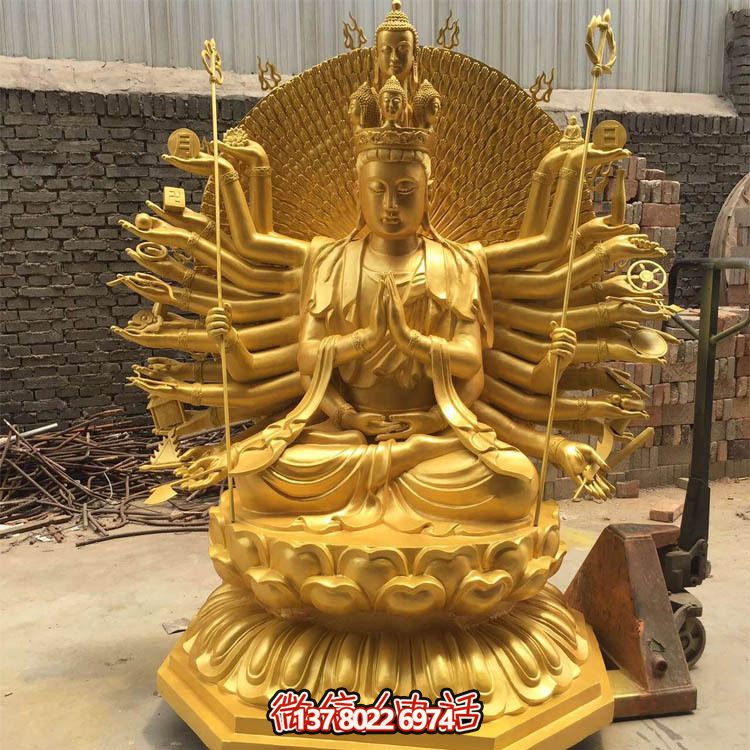貼金千手觀音雕塑，精美裝飾大型寺廟