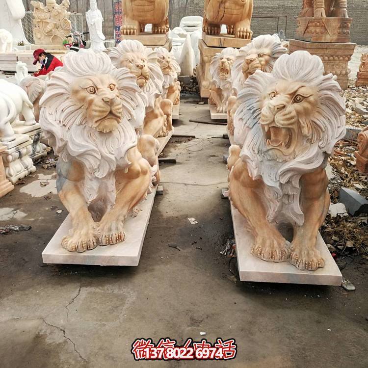 大理石石雕獅子雕塑，點綴晚霞紅園林景觀