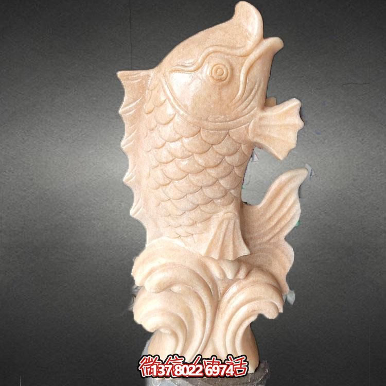 集大理石石雕、水景擺件、鯉魚雕塑于一體的精美藝術(shù)品