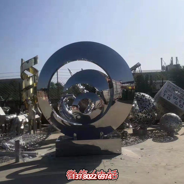 不銹鋼抽象幾何雕塑，鏡面圓環(huán)裝飾廣場(chǎng)、園林