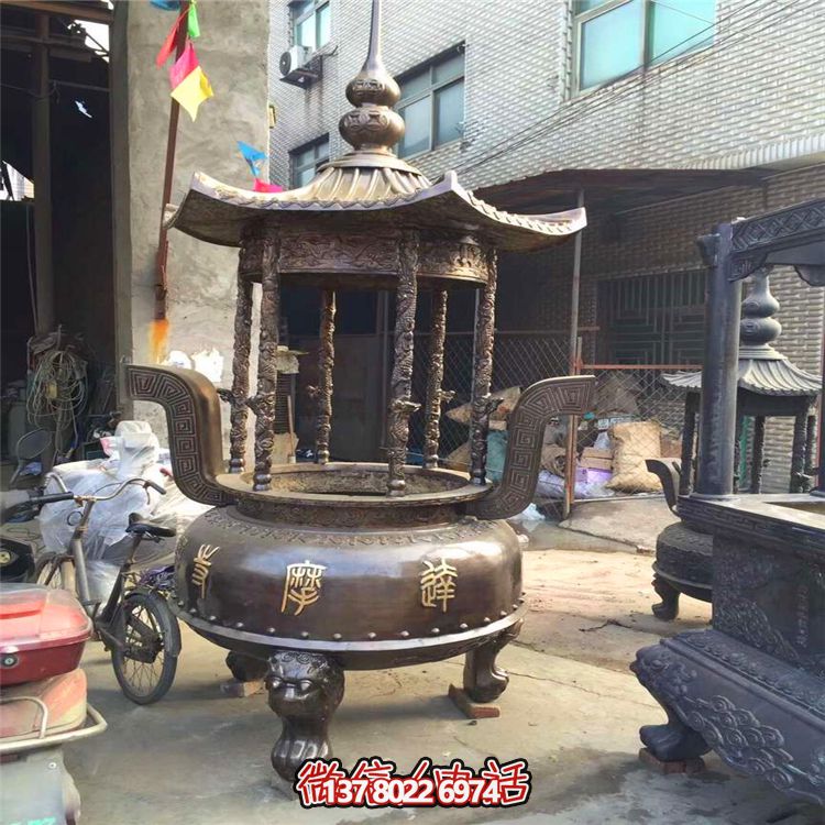 仿古寶蓋圓形香爐，擺放于寺廟、道觀等室內(nèi)