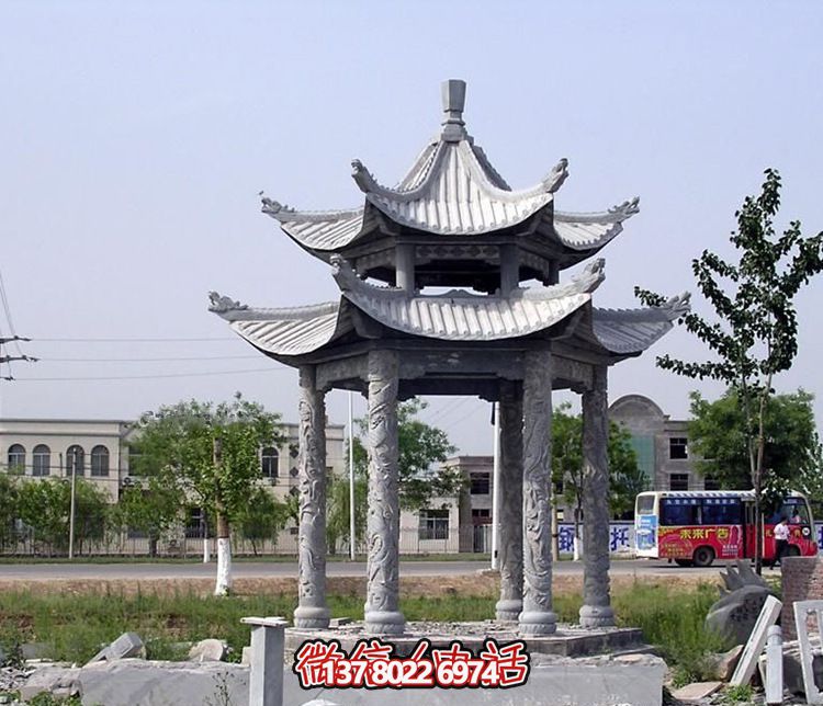 精美古建筑雕塑雙層涼亭，為公園廣場注入古典風情