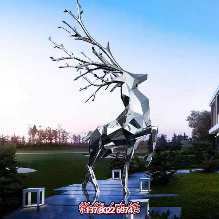 不銹鋼幾何形鏡面彩繪擺件，為校園景觀戶外售樓處帶來時尚美感
