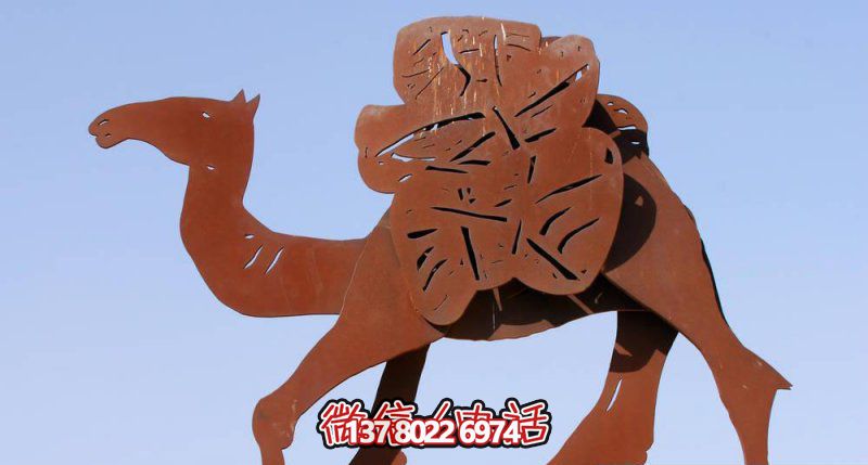 不銹鋼駱駝剪紙雕塑，點(diǎn)綴街道邊行走