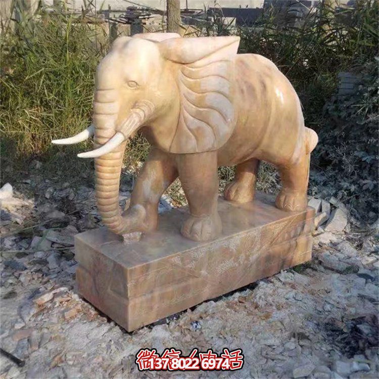 自然石材雕塑，吉祥大象守護家門