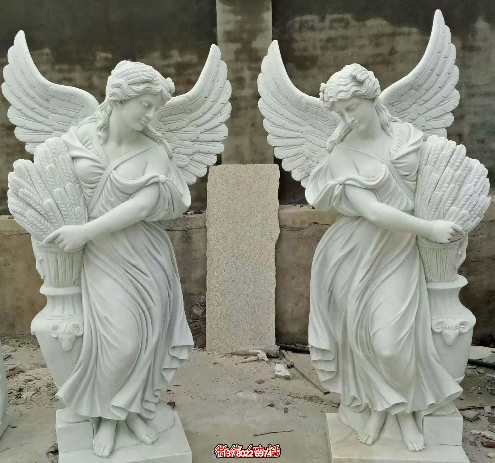 精雕細琢的白玉雕塑，點綴西方庭院別墅
