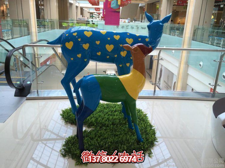 玻璃鋼手工彩繪小鹿擺件，為你的商場增添溫馨美感
