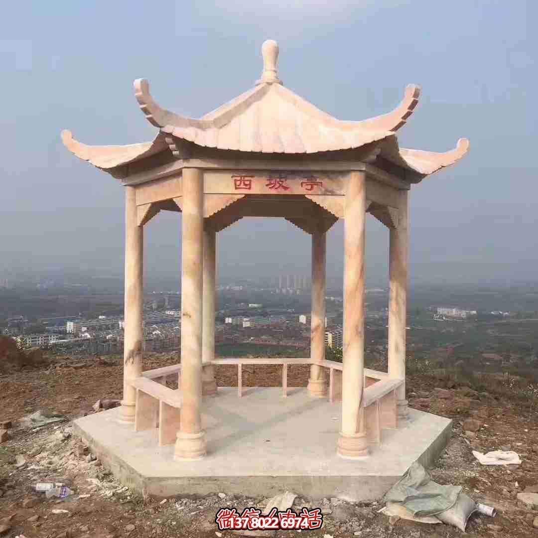 西坡涼亭景觀，觀賞大型晚霞紅