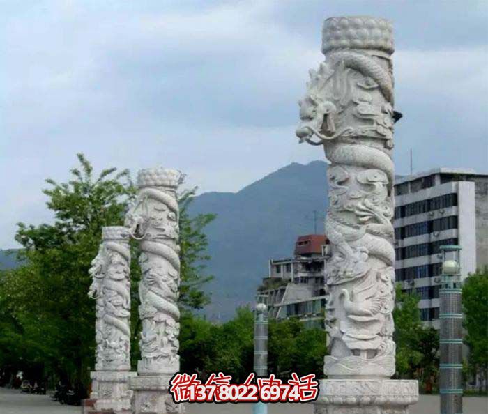 集大理石、石雕、龍柱于一體的大理景觀廣場(chǎng)