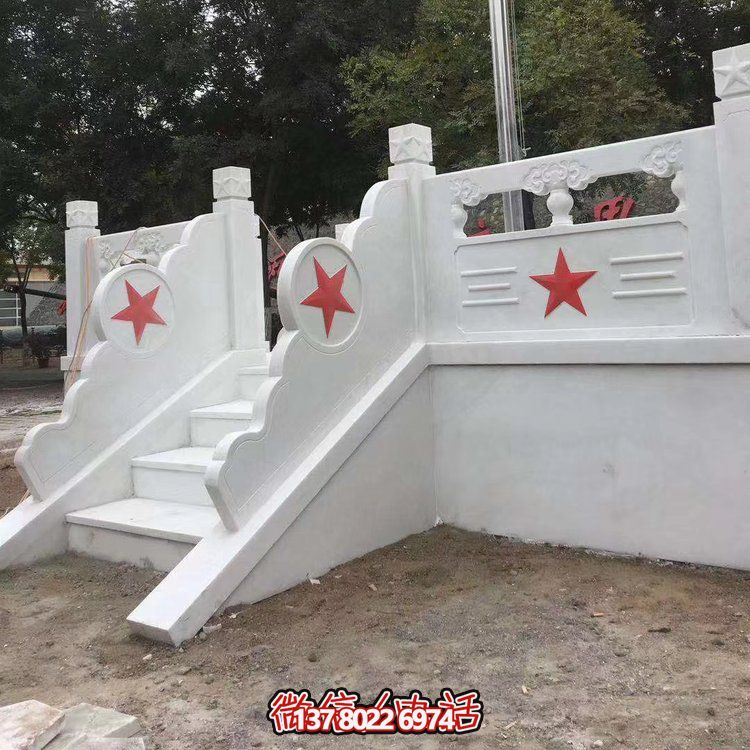 石欄桿護(hù)欄系統(tǒng)，為大理學(xué)校、政府及單位提供安全升旗臺(tái)