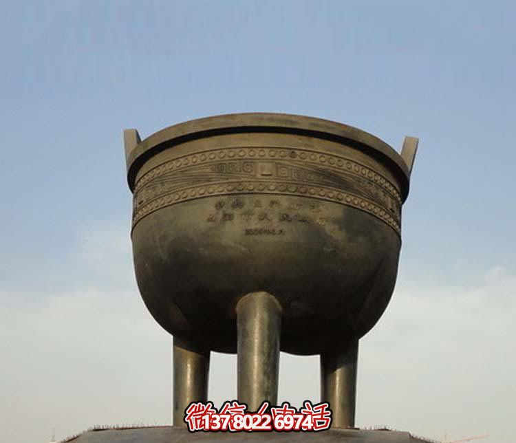 大型青銅圓形香爐，裝飾廣場(chǎng)景區(qū)