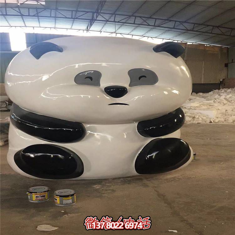 玻璃鋼雕塑熊貓公仔，環(huán)?？ㄍ〝[放裝飾商場