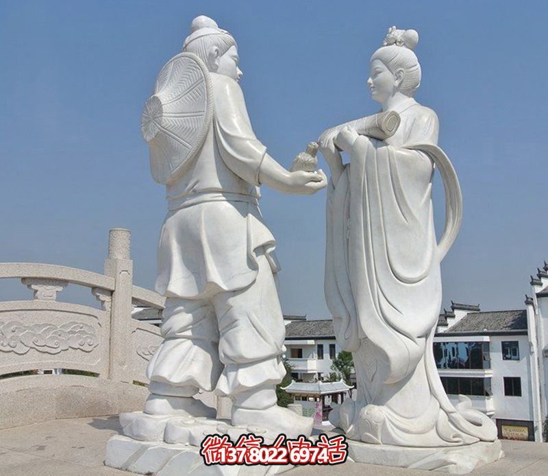 古代牛郎織女石雕，擺放于花園廣場，帶來漢白玉般的浪漫氣息