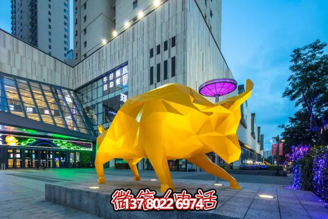 玻璃鋼彩繪雕塑讓你的廣場(chǎng)現(xiàn)象級(jí)創(chuàng)意牛！