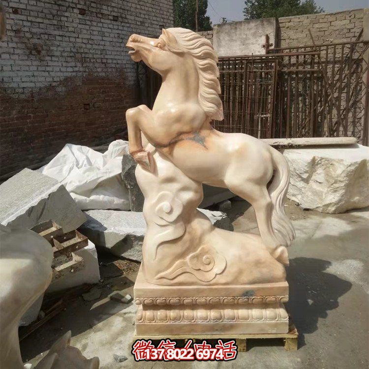 品質(zhì)卓越的大型十二生肖石雕擺件，渲染出無與倫比的晚霞紅
