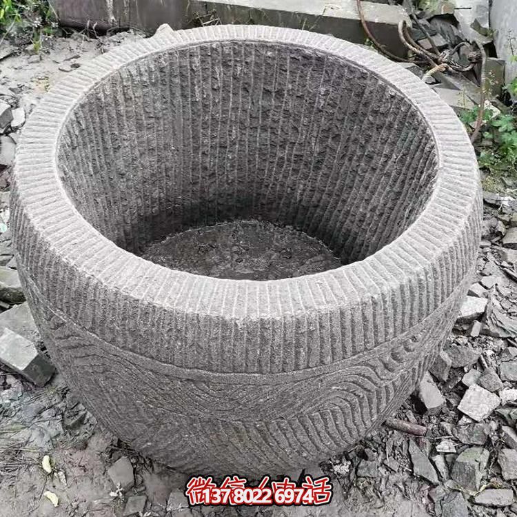 古老石槽，精致圓形養(yǎng)魚水缸