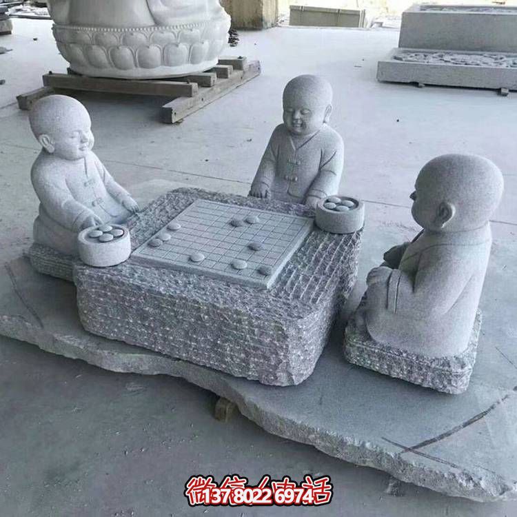 花崗巖雕像裝點庭院，打造精致奇趣景觀