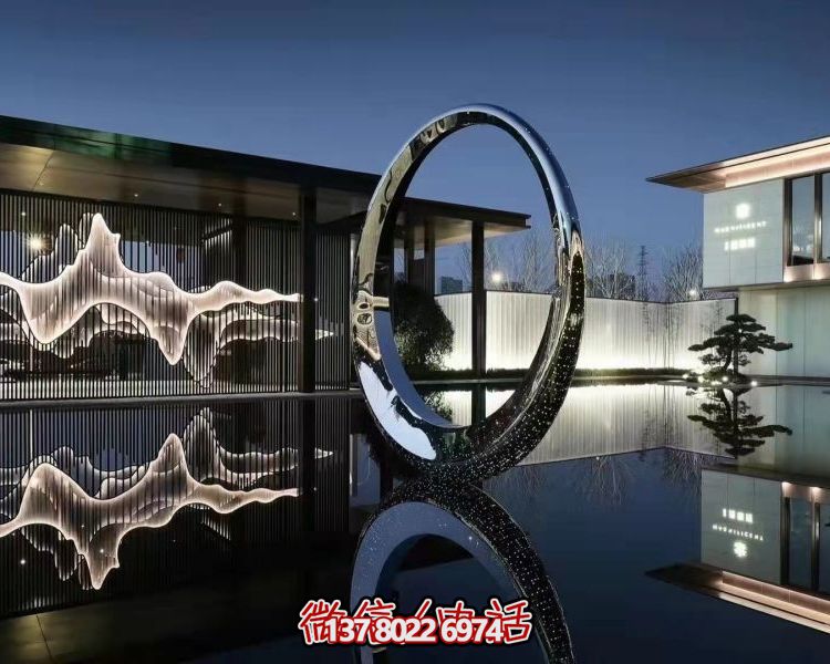 不銹鋼圓環(huán)雕塑，點(diǎn)綴園林別墅水池