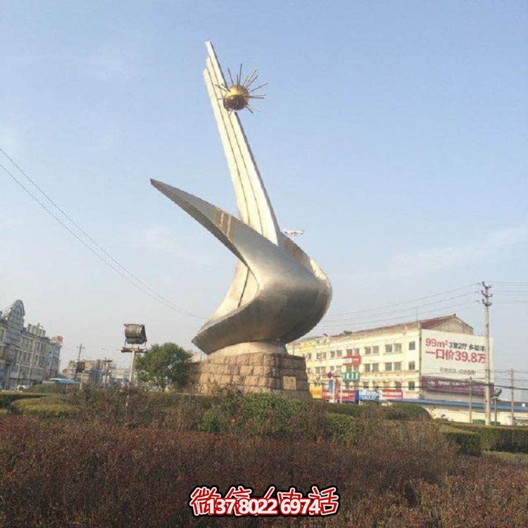 大型不銹鋼鏡面擺件，點(diǎn)綴美麗園林景觀
