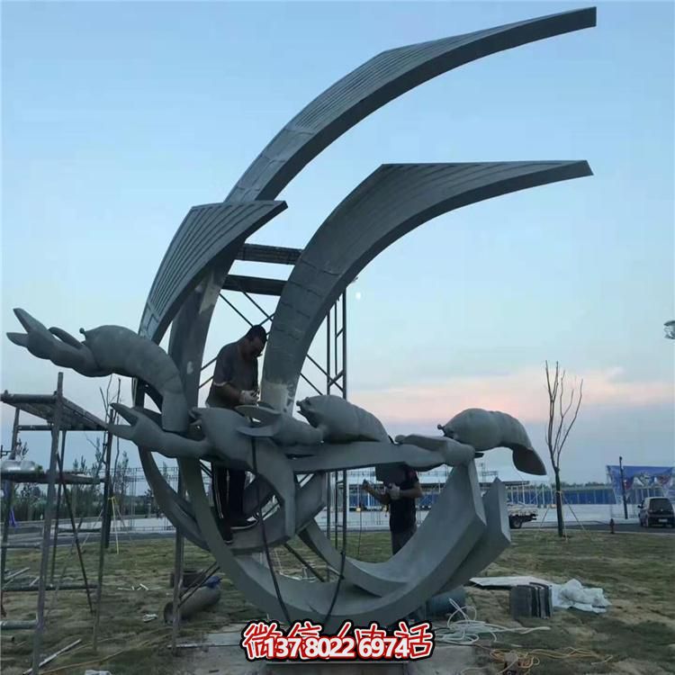 不銹鋼創(chuàng)意景觀雕塑，點(diǎn)亮綠色戶外廣場園林