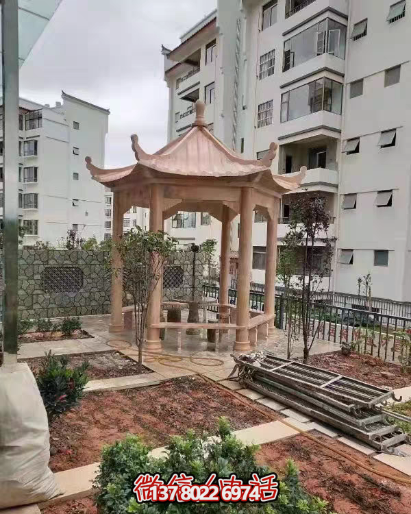 晚霞色石雕大理石涼亭，點綴園林美景