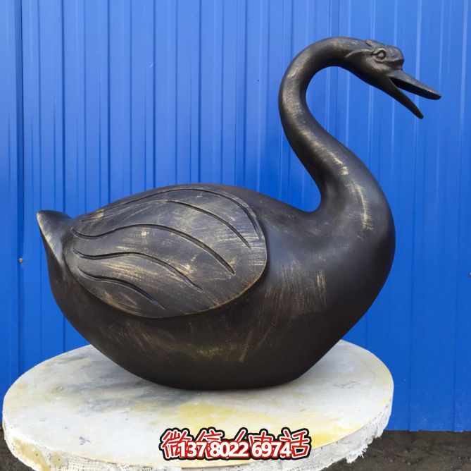 不銹鋼雕塑，休息時(shí)讓湖邊更美麗——天鵝雕塑