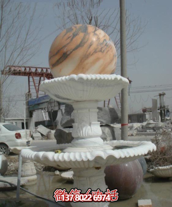 公園完美融合大理石、風(fēng)水球、噴泉和雕塑的美景