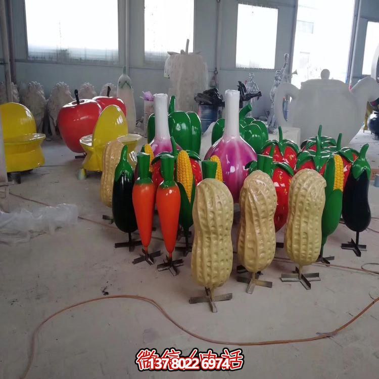 高品質(zhì)玻璃鋼雕塑，為您的園林景觀提供新鮮水果蔬菜