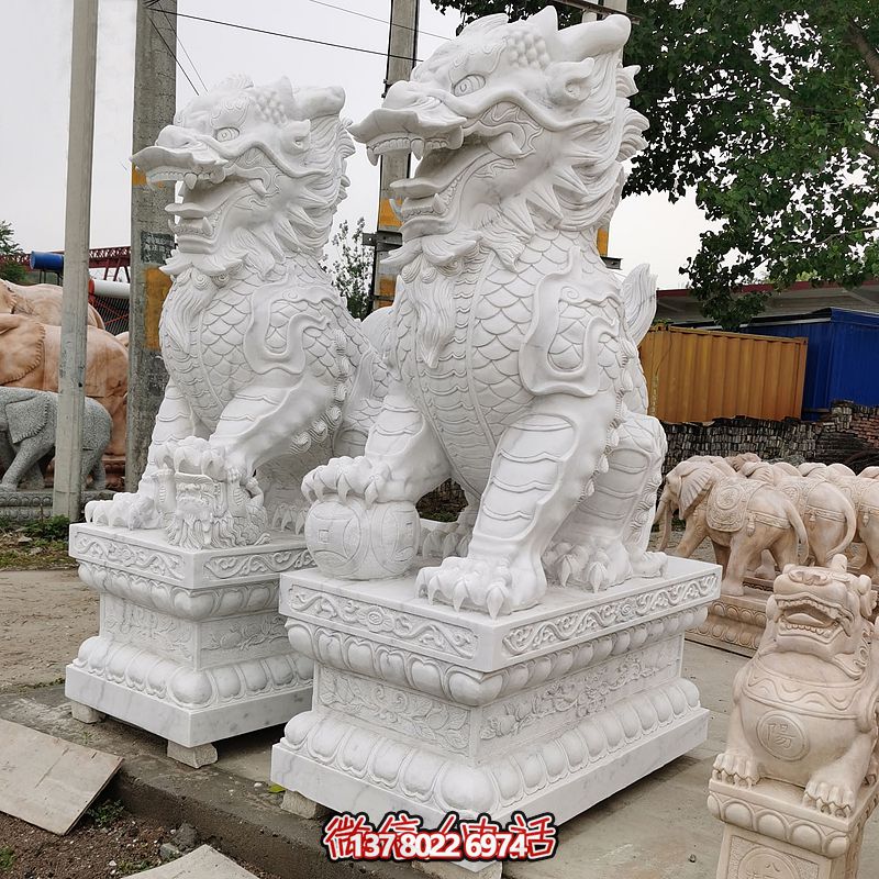 古典漢白玉大型麒麟景觀雕塑，點(diǎn)綴庭院、別墅神秘氣息