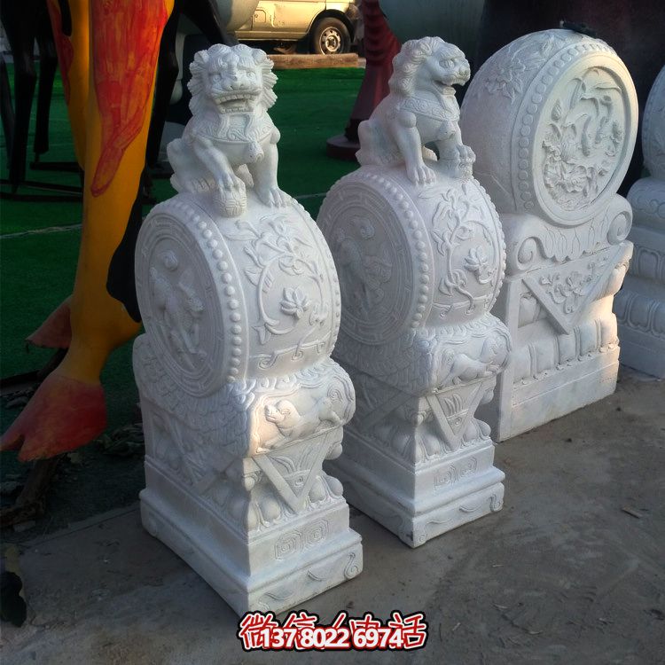 濃縮漢文化，以仿古建筑漢白玉雕塑裝點宮殿門墩