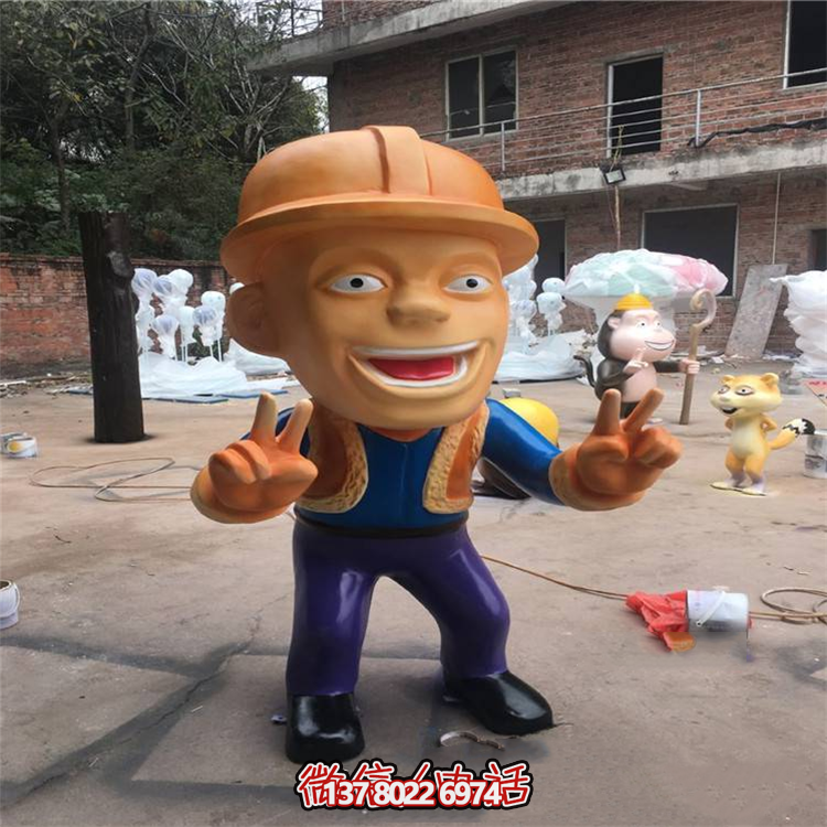 光頭強玻璃鋼雕塑，比v的光頭強